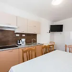 דירה Malerisches Nur 700 Meter Zum Sandstrand Mit Herrlichem Meerblick, Pool, Grill