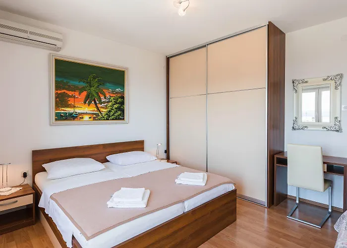 Appartement Malerisches Nur 700 Meter Zum Sandstrand Mit Herrlichem Meerblick, Pool, Grill